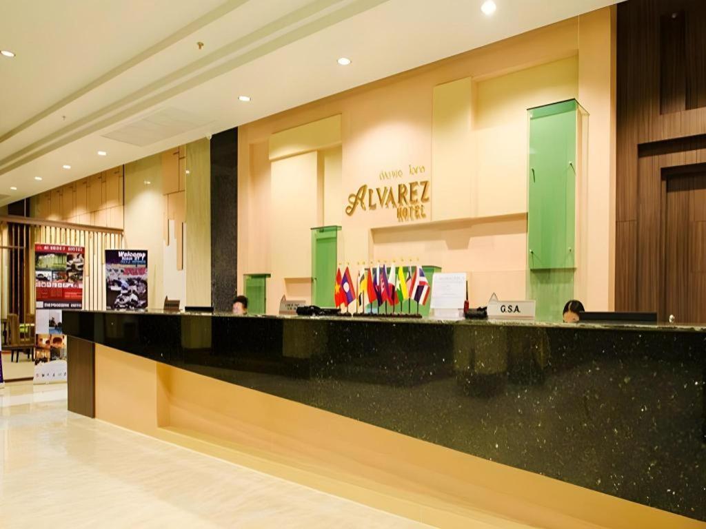 Alvarez Hotel Бурирам Экстерьер фото
