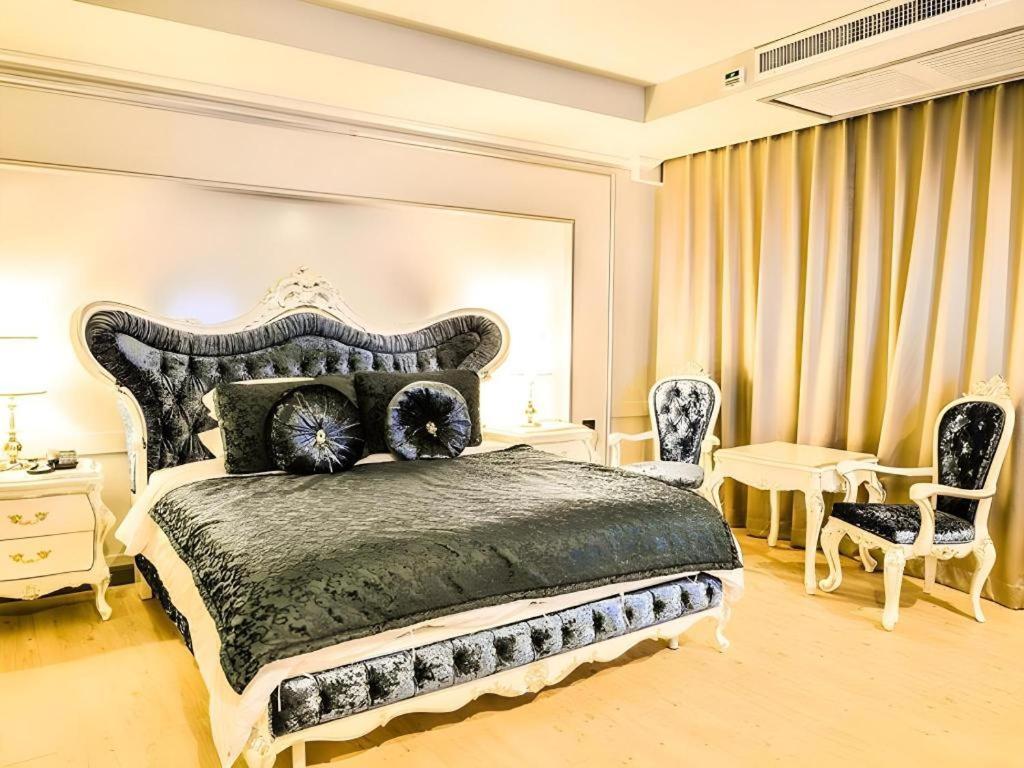 Alvarez Hotel Бурирам Экстерьер фото