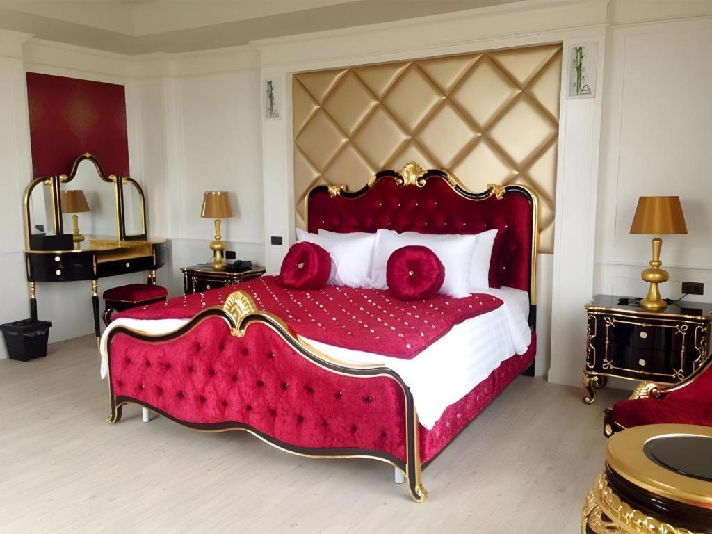 Alvarez Hotel Бурирам Экстерьер фото
