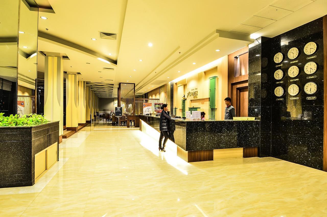Alvarez Hotel Бурирам Экстерьер фото