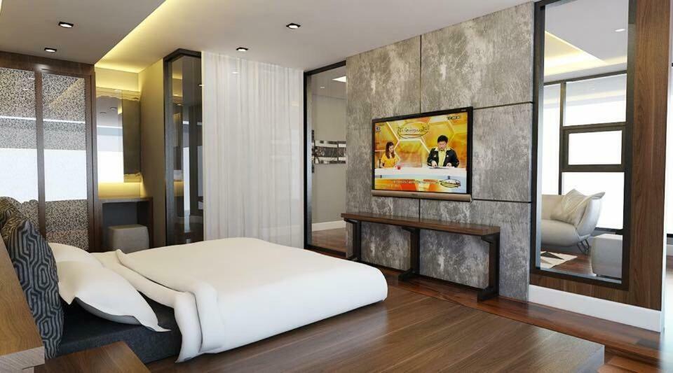 Alvarez Hotel Бурирам Экстерьер фото